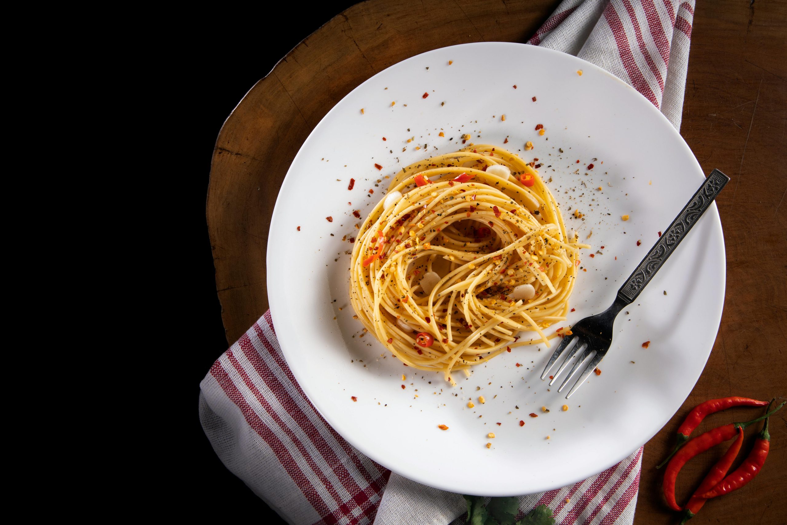 Spaghetti Aglio e Olio A Simple Classic with a Kick